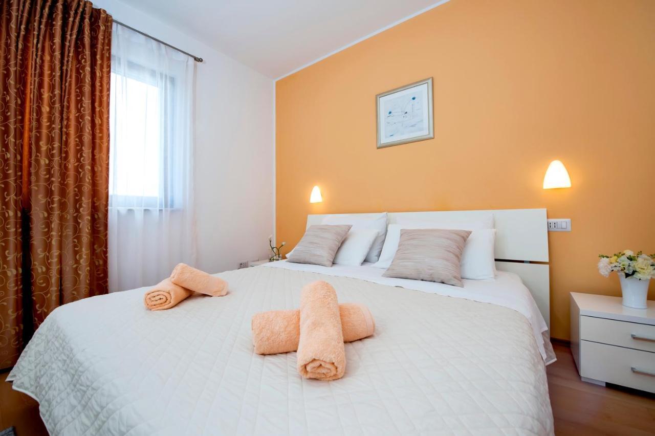 Apartments And Rooms Camaiore Rovinj Luaran gambar