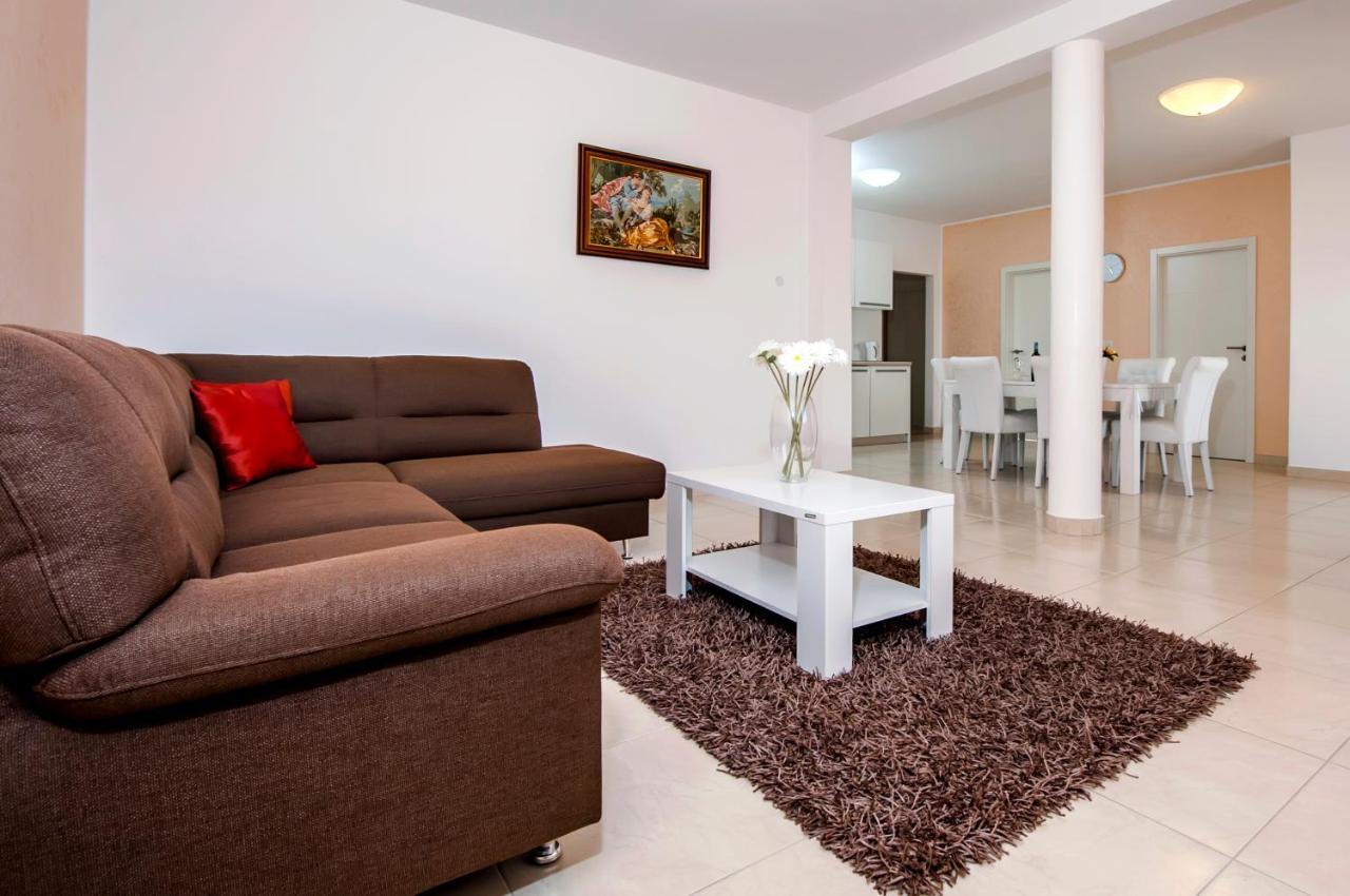 Apartments And Rooms Camaiore Rovinj Luaran gambar