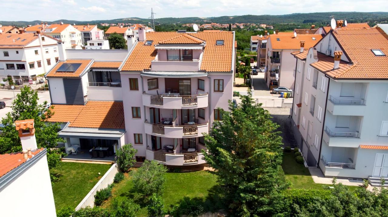 Apartments And Rooms Camaiore Rovinj Luaran gambar