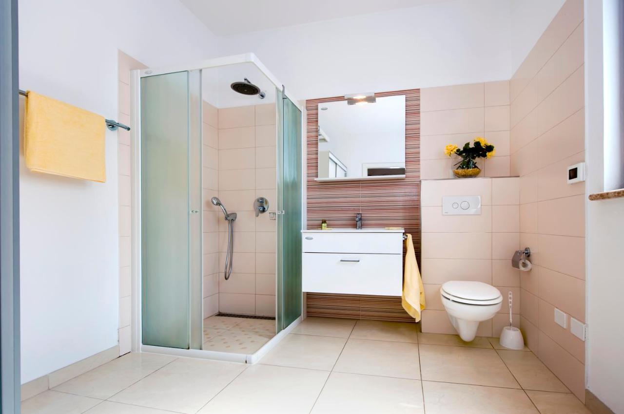 Apartments And Rooms Camaiore Rovinj Luaran gambar
