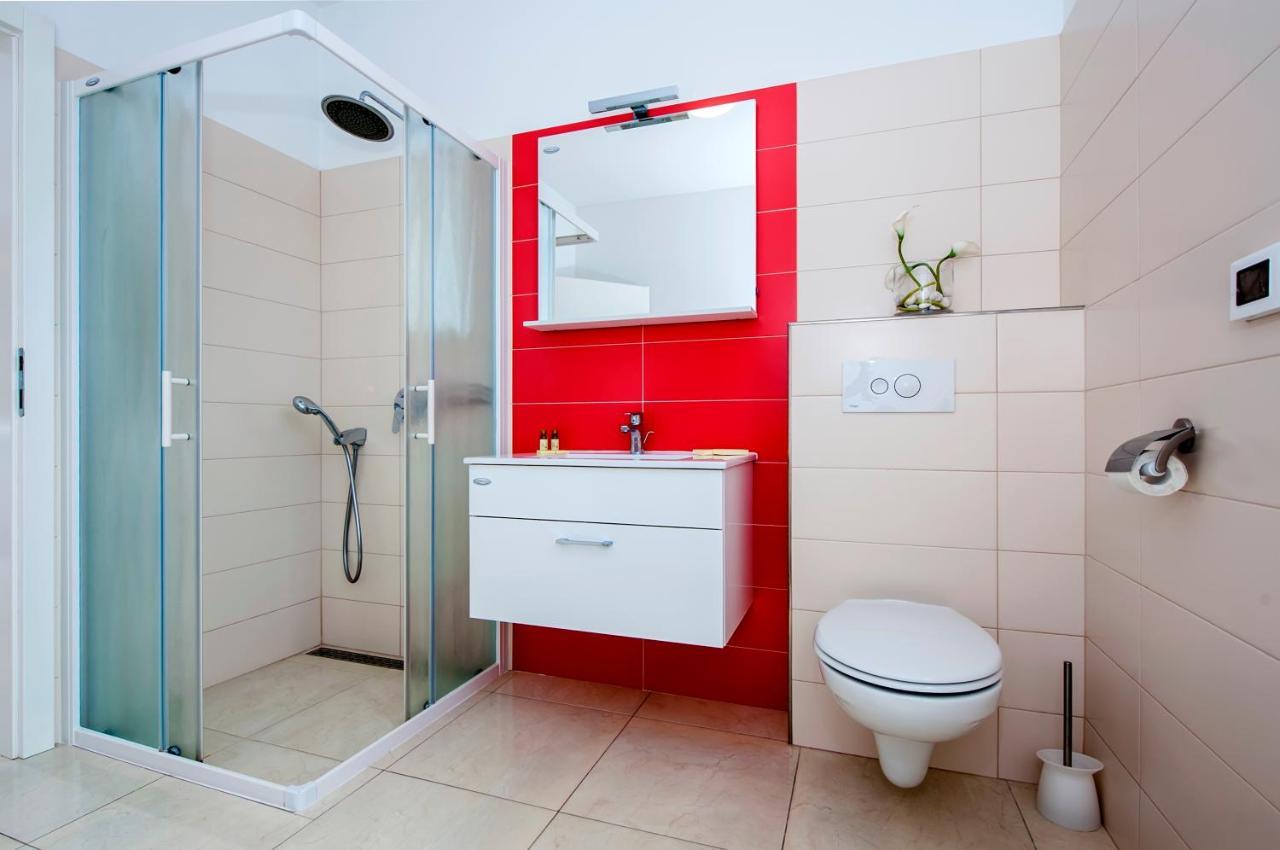 Apartments And Rooms Camaiore Rovinj Luaran gambar